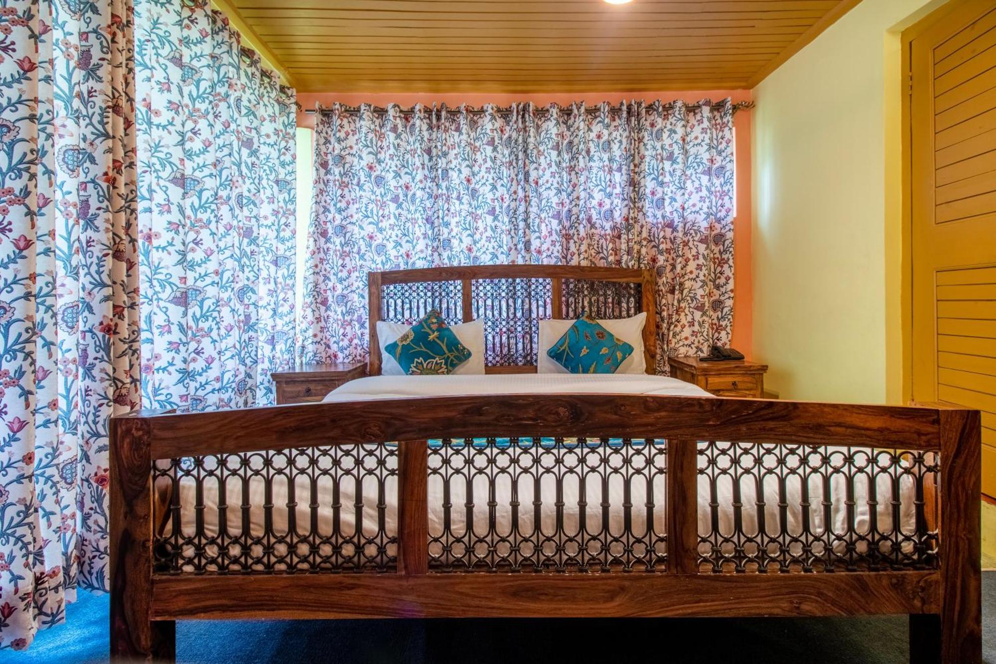Hotel Little Silver Pahalgam Exterior photo