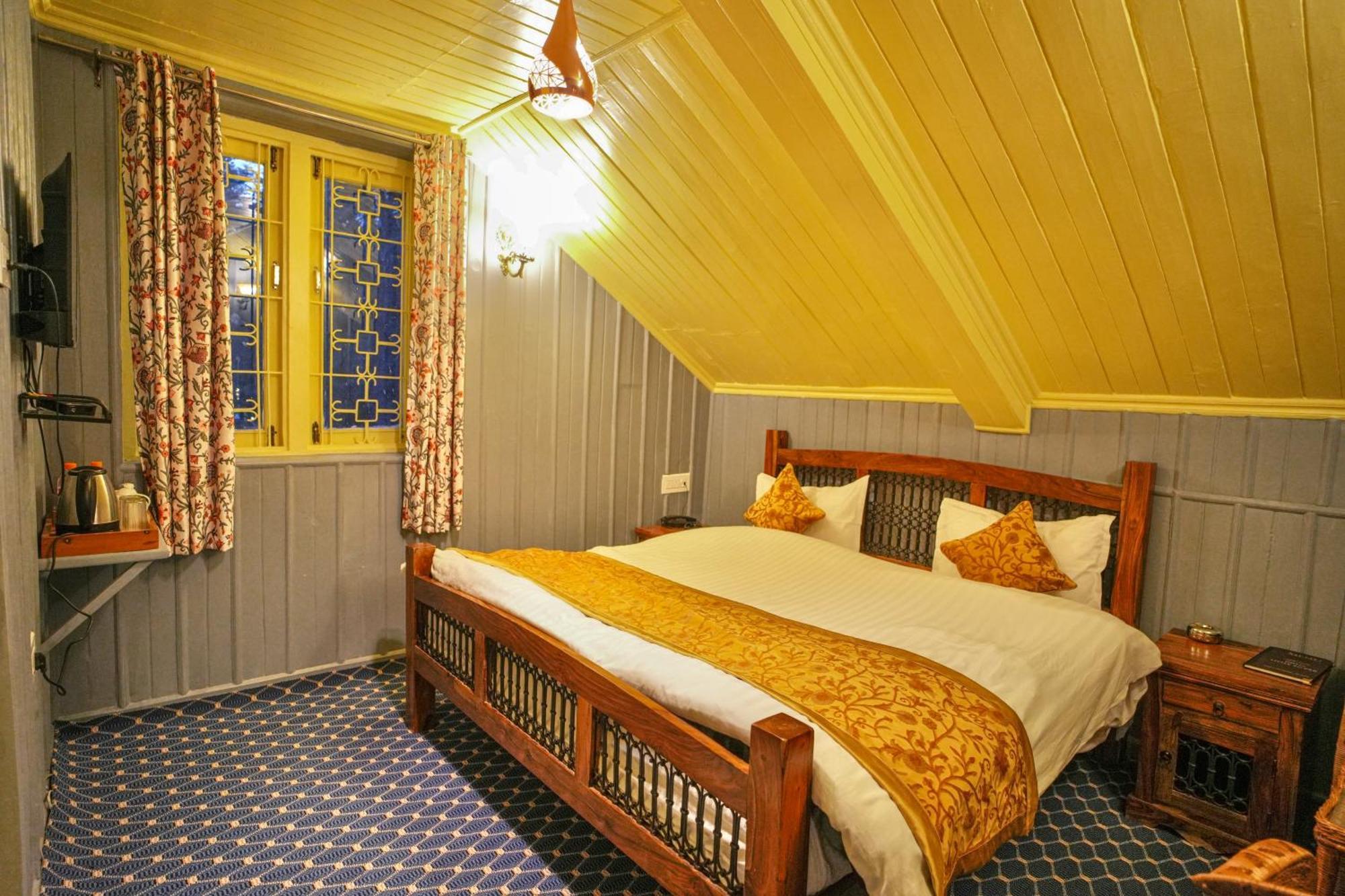 Hotel Little Silver Pahalgam Exterior photo