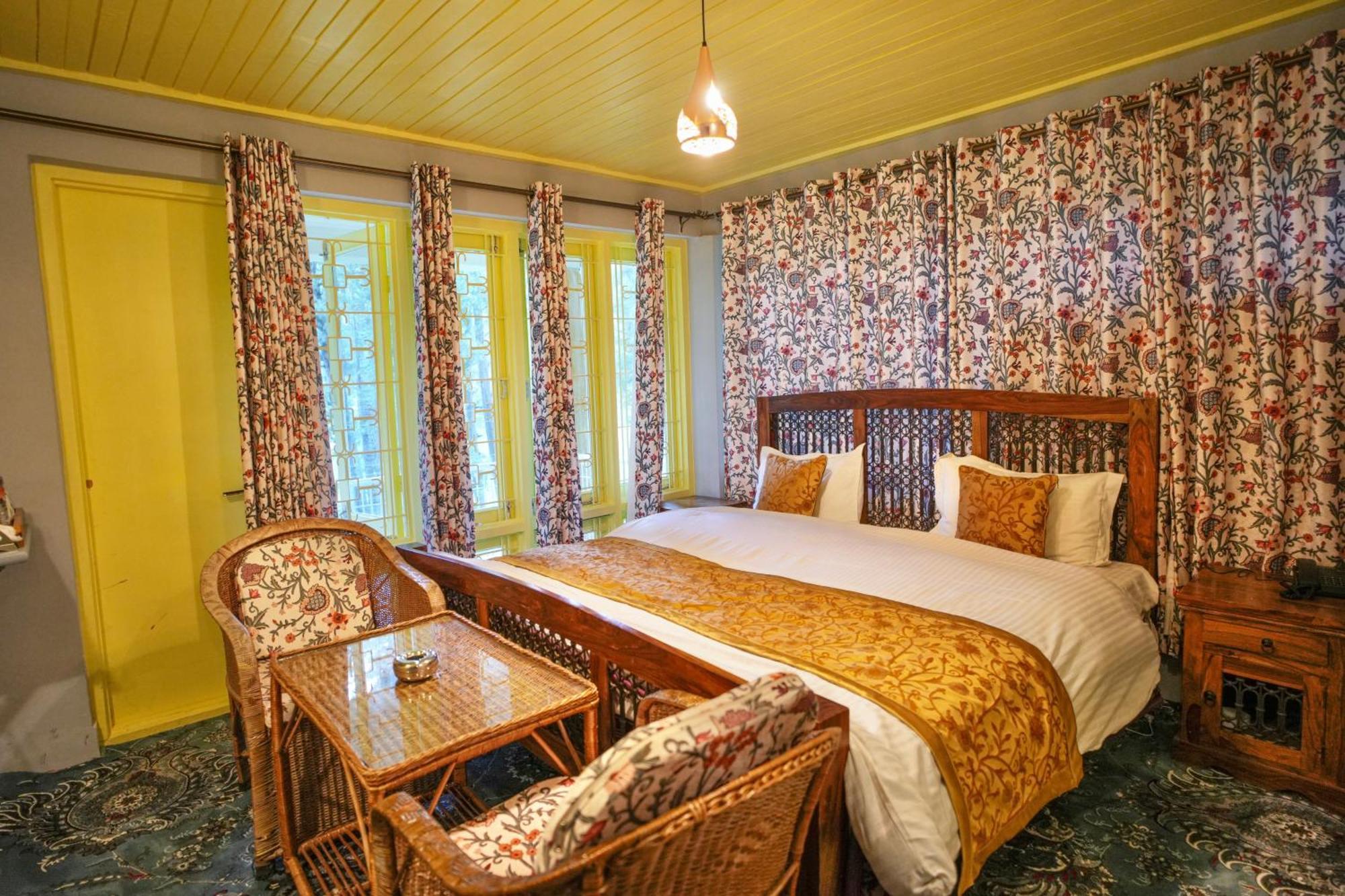 Hotel Little Silver Pahalgam Exterior photo