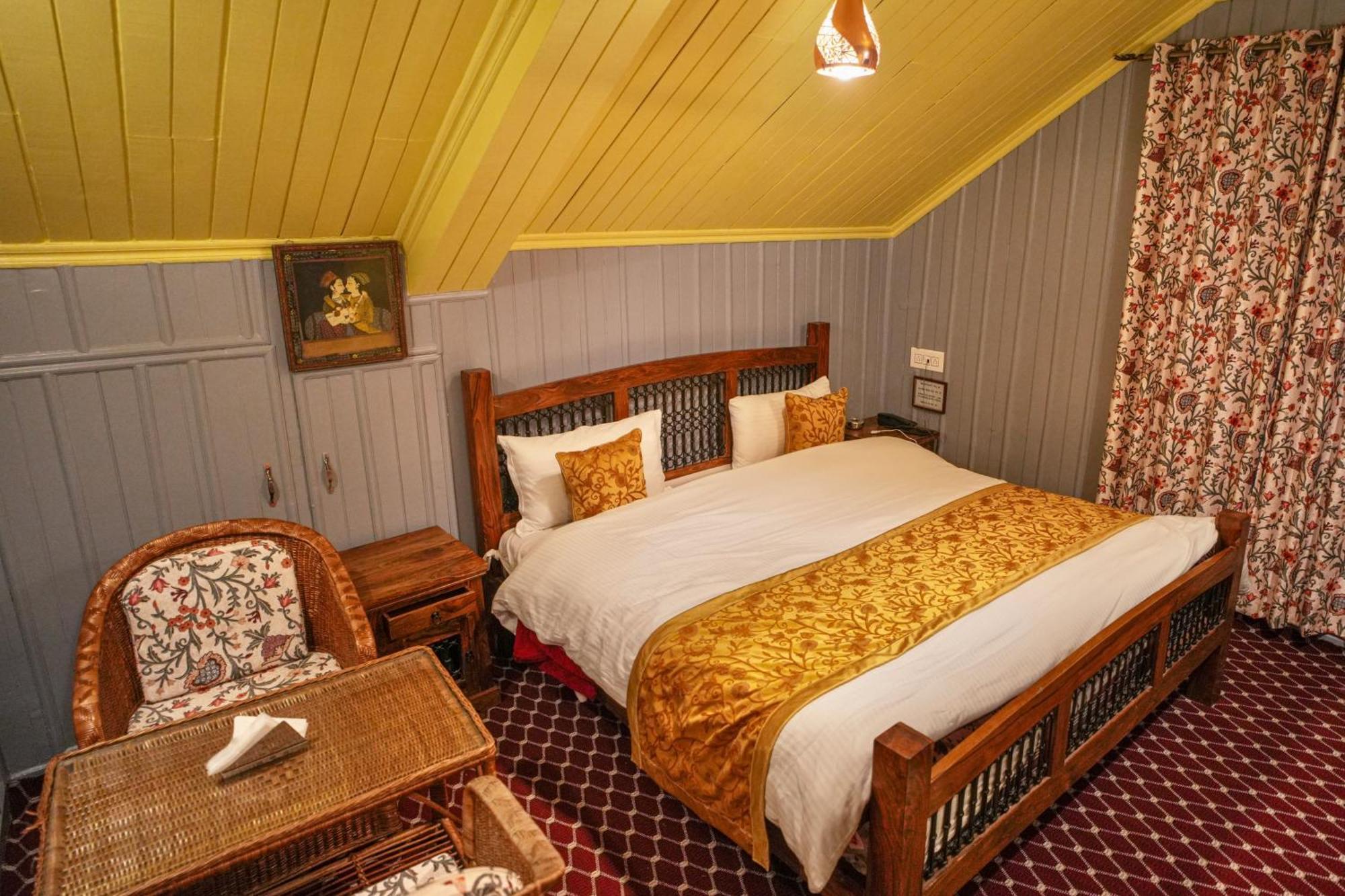 Hotel Little Silver Pahalgam Exterior photo