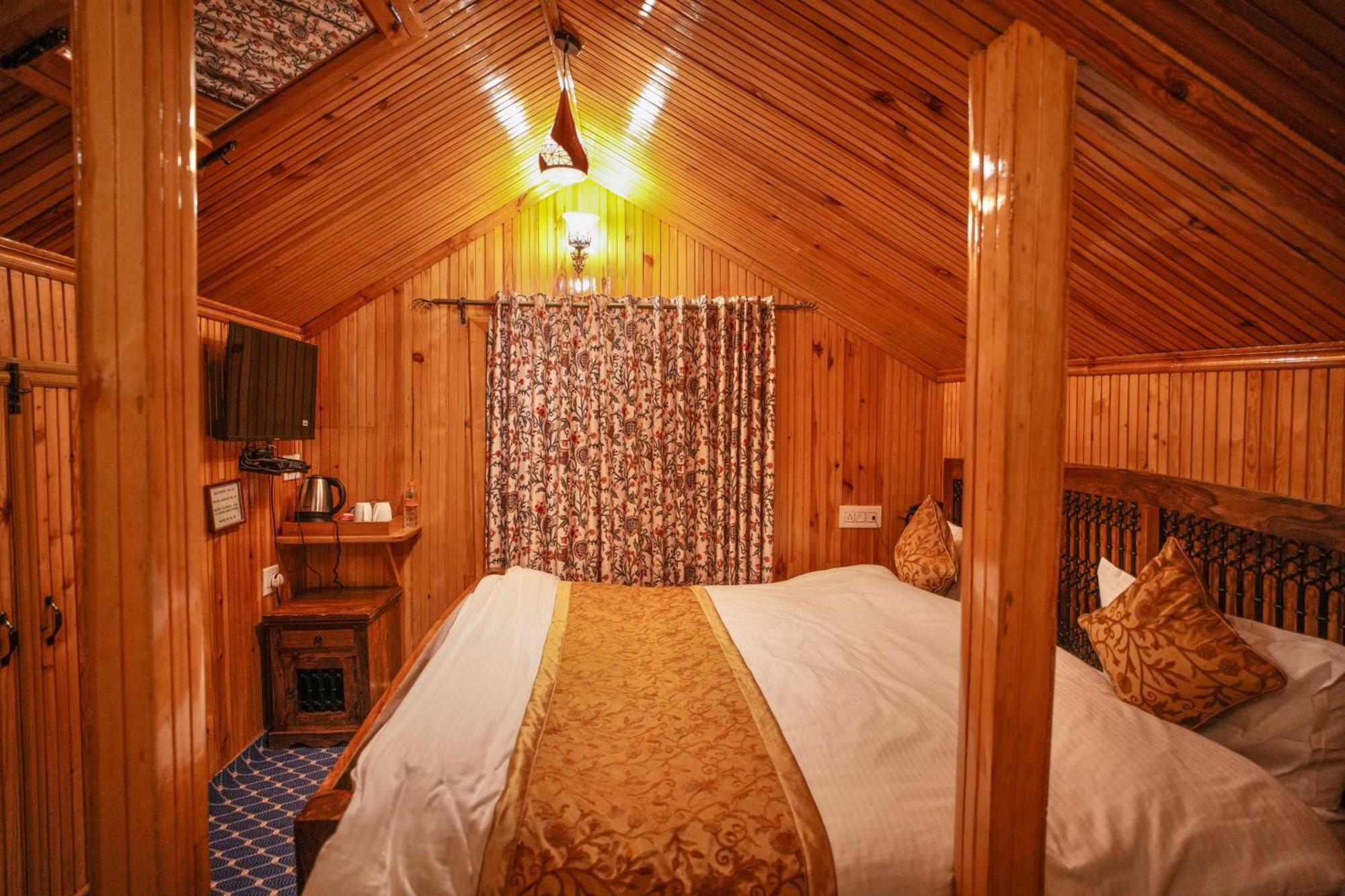 Hotel Little Silver Pahalgam Exterior photo